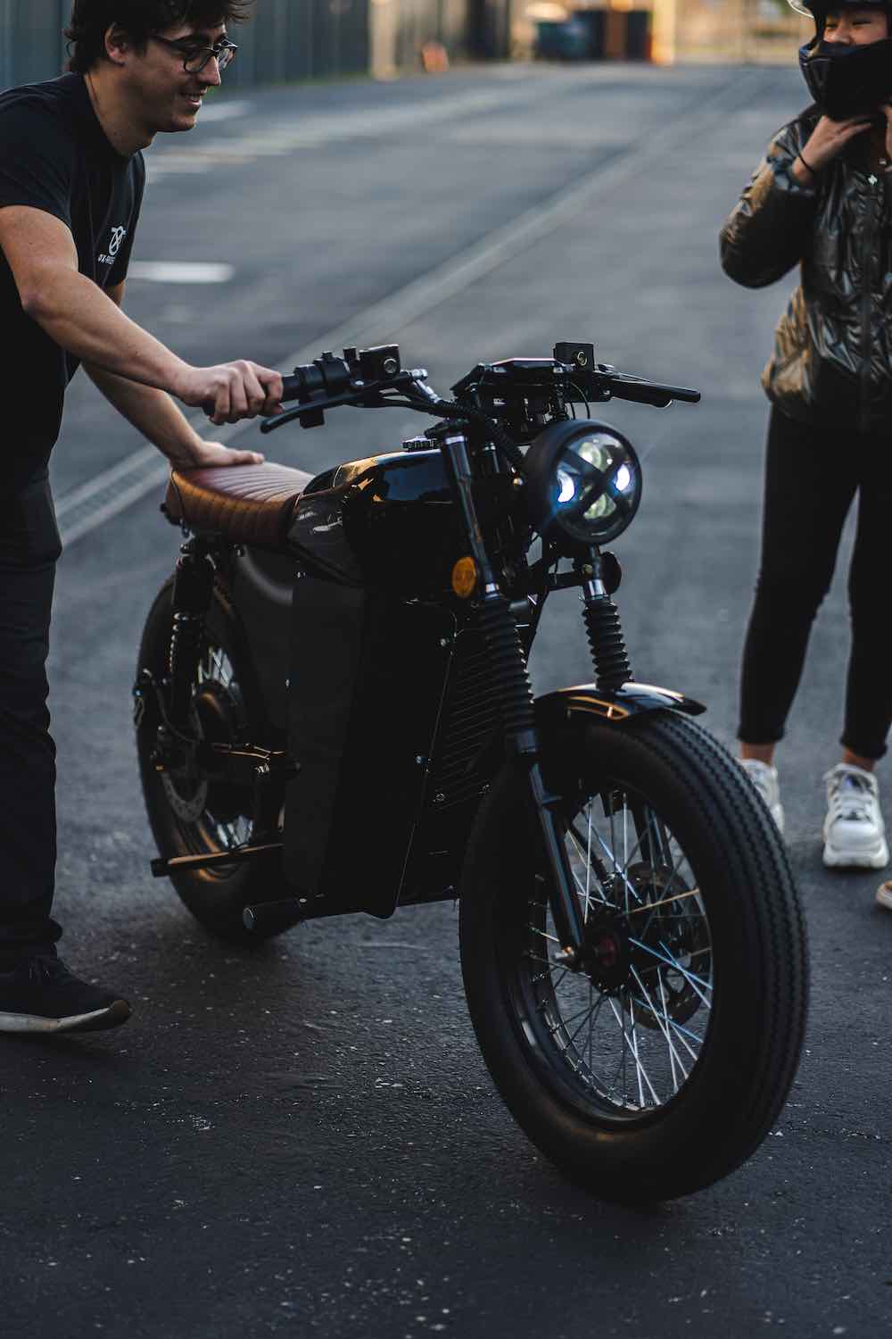 OX Riders, motocicletas eléctricas, inteligentes y retrofuturistas diseñadas en España